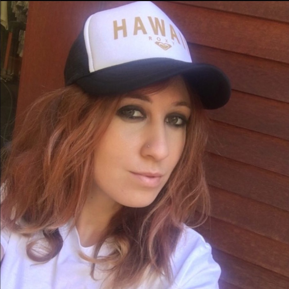 🌊 Hawaii Roxy hat - Picture 2 of 3